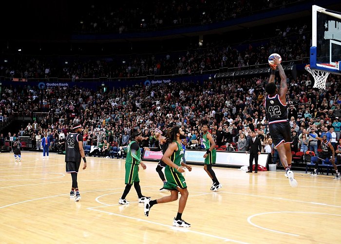 Blue Cross Arena Harlem Globetrotters to slam dunk into the Blue Cross Arena photo