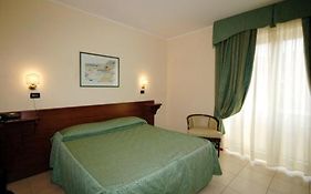 Hotel Continental Carmagnola Room photo