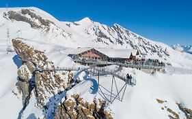 Berggasthaus First - Only Accessible By Cable Car Ostello Grindelwald Exterior photo