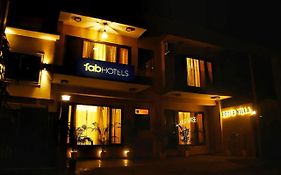 FabHotel Cotts Villa Nuova Delhi Exterior photo