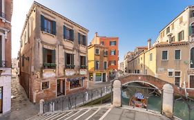 Hotel B And B Casanova Ai Tolentini Venezia Exterior photo