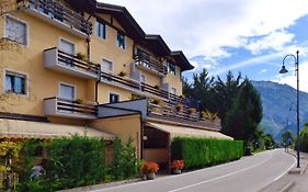 Hotel Dolomiti Levico Terme Exterior photo