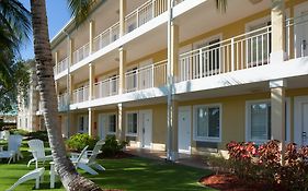 Sunshine Suites Resort Grand Cayman Exterior photo