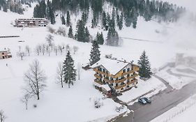 Hotel Rifugio Cereda Fiera Di Primiero Exterior photo