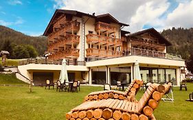 Wellness Hotel Dolomia Soraga Exterior photo