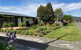 Shakespeare House Bed and Breakfast Te Anau Exterior photo