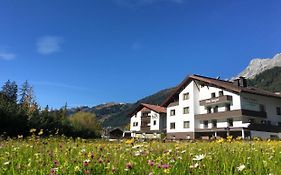 Hotel Haus Zangerl Sankt Anton am Arlberg Exterior photo