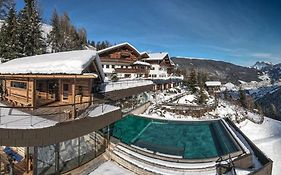 Charmehotel Uhrerhof - Deur Ortisei Exterior photo