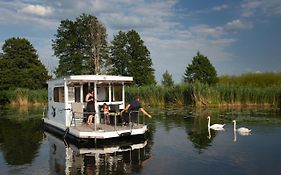 Hotel Havel Cruiser - Hausboot-Floesse Mit Stil Brandenburg  Exterior photo