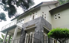 Villa Babeh Bandung Exterior photo