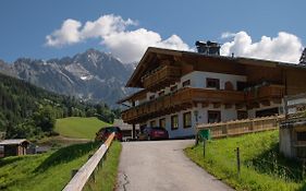 Haus Hoering Aparthotel Dienten am Hochkönig Exterior photo