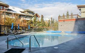 Fenwick Vacation Rentals Suites With Pool & Hot Tubs Canmore Exterior photo