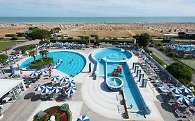 Aparthotel Imperial Bibione Exterior photo