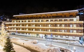 Radisson Residences Savoia Palace Cortina d’Ampezzo Exterior photo