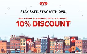 Oyo Hotel Phenix City Central Exterior photo