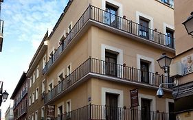 THC Tirso Molina Hostel Madrid Exterior photo