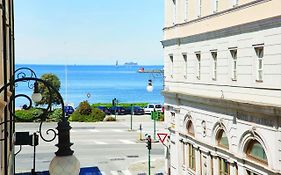 Youme Design Place Hotel Trieste Exterior photo