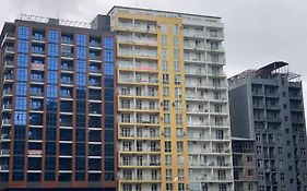 Бежевые Апартаменты Batumi Exterior photo