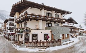 Pension Zimpasser Bed and Breakfast Saalbach-Hinterglemm Exterior photo