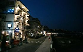 Hotel La Riva Giardini Naxos Exterior photo