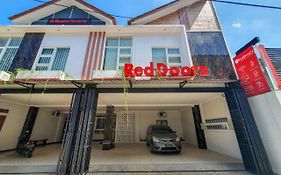 Hotel RedDoorz Syariah near Solo Paragon Mall 2 Bonorejo Exterior photo