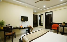 Hotel Raj Vista - Suites & Convention Bangalore Exterior photo