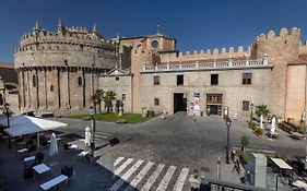 Hotel Hostal Restaurante Puerta del Alcázar Ávila Exterior photo