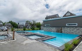 Condo climatisé près du Mont Sainte-Anne avec parc aquatique, piscine, spa, gym, arcades et billard ! Beaupré Exterior photo