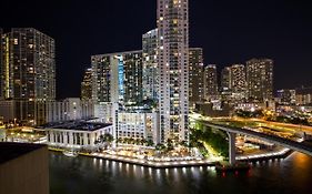Comfort Inn & Suites Downtown Brickell-Port Of Miami Exterior photo