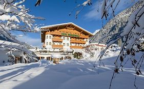 Aktiv&Vitalhotel Bergcristall Neustift im Stubaital Exterior photo