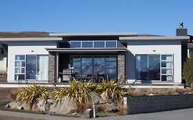 Lake Watch - Lake Tekapo Villa Exterior photo