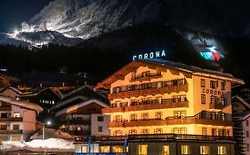 Hotel Corona Cortina dʼAmpezzo Exterior photo