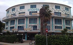 Utopia Beach House Ostello Sitges Exterior photo