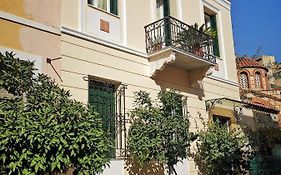 Psyri Neoclassical House With Yard Atene Exterior photo