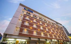 Fabhotel Phoenix Resorts - Nr M Chinnaswamy Stadium Bangalore Exterior photo