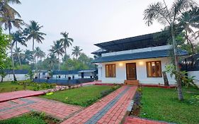 Waves And Shores Beach Villa Mararikulam Exterior photo