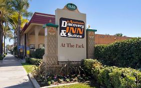 Anaheim Discovery Inn And Suites Exterior photo