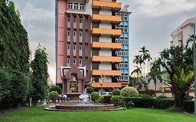 Capital Mansion - SHA Certified Aparthotel Bangkok Exterior photo