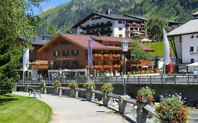 Hotel Garni Schneider Lech am Arlberg Exterior photo