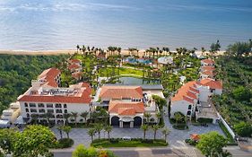 Radisson Resort Phan Thiết Exterior photo