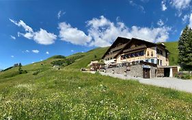 Hotel Salastrains Sankt Moritz Exterior photo