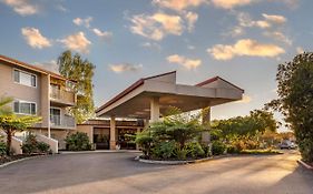 Best Western Plus Garden Court Inn Fremont Exterior photo