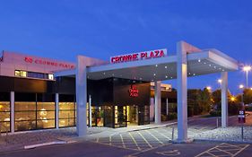 Crowne Plaza Manchester Airport Hotel Hale  Exterior photo