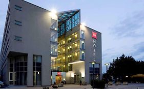 Hotel Ibis Linz City Exterior photo