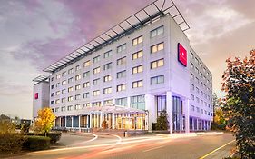 Hotel Ramada By Wyndham Amsterdam Airport Schiphol Badhoevedorp Exterior photo