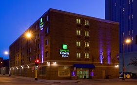 Holiday Inn Express Hotel & Suites Downtown Minneapolis Exterior photo