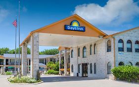 Days Inn Windcrest By Wyndham San Antonio Exterior photo