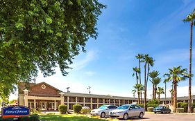 Howard Johnson By Wyndham Scottsdale Old Town Hotel Exterior photo