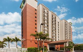Holiday Inn Express & Suites Nearest Universal Orlando Exterior photo