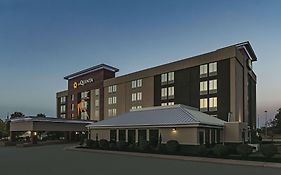 La Quinta By Wyndham Cleveland Airport West Hotel North Olmsted Exterior photo